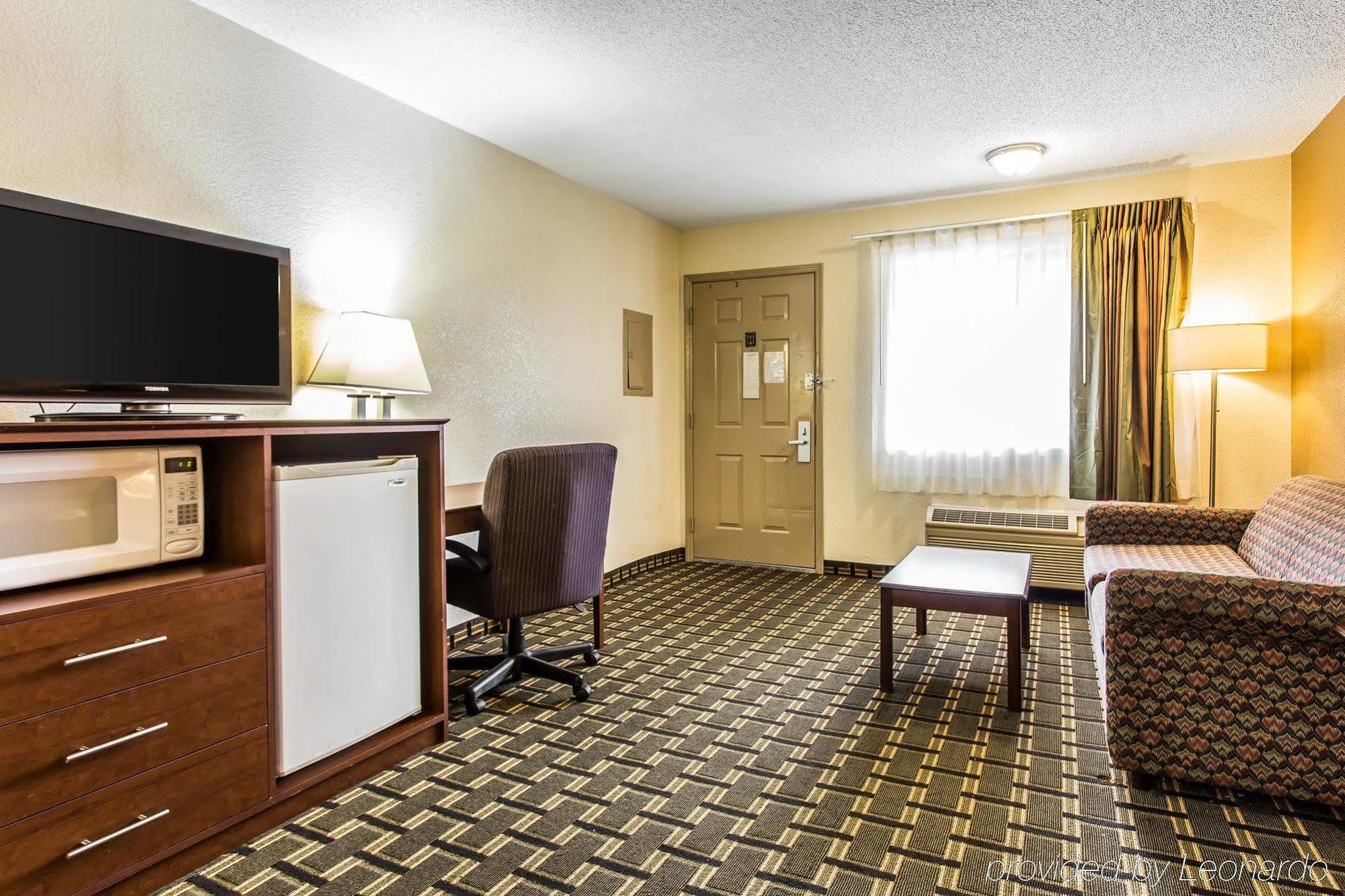 Quality Inn & Suites Morrow Atlanta South Esterno foto