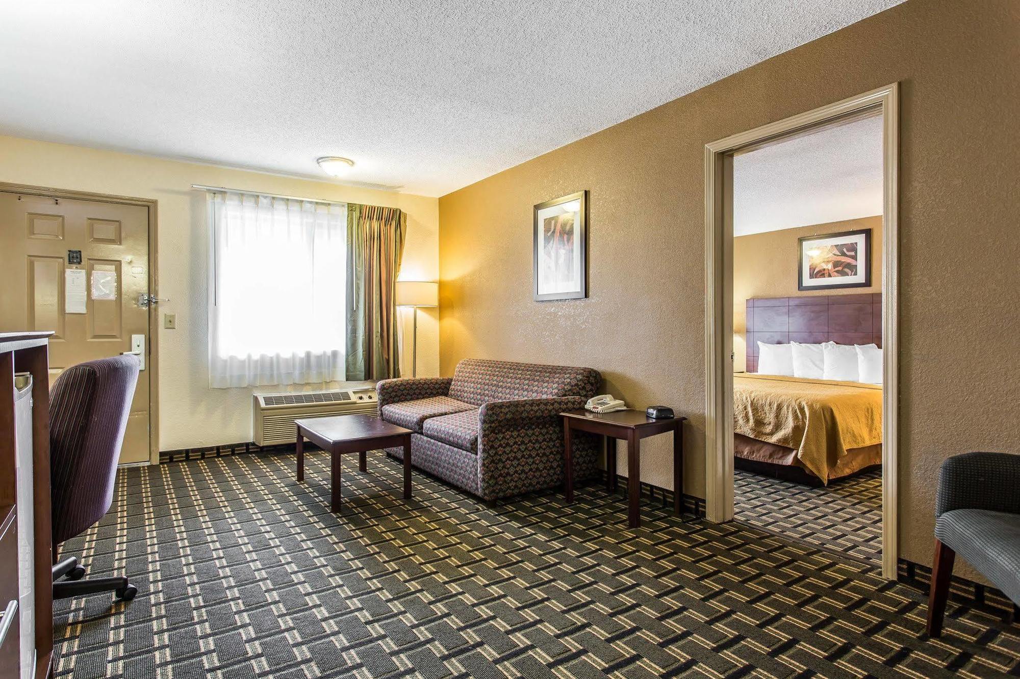 Quality Inn & Suites Morrow Atlanta South Esterno foto