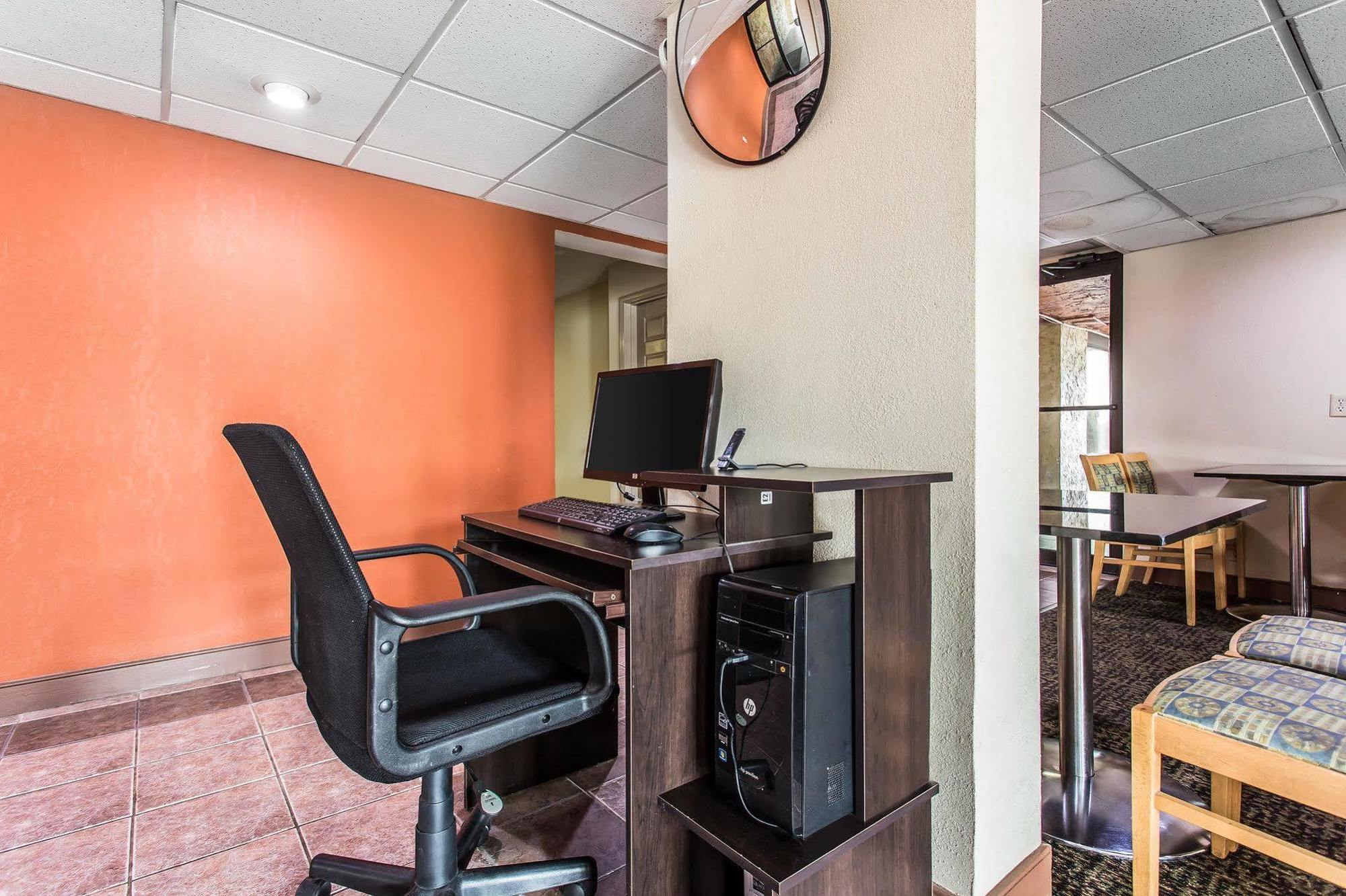 Quality Inn & Suites Morrow Atlanta South Esterno foto